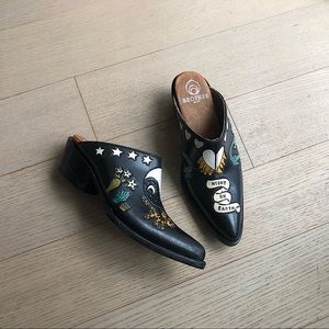 Brother Vellies 2020 Doodle Mule